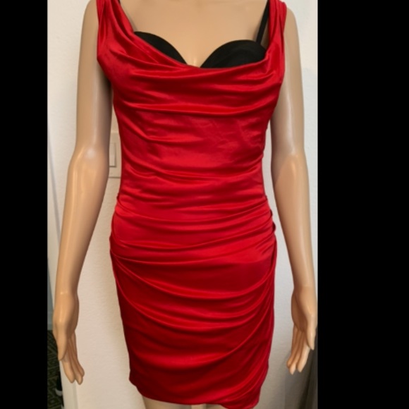 (BCBG MAXAZRIA) Woman’s Beautiful red clothes - Picture 2 of 11
